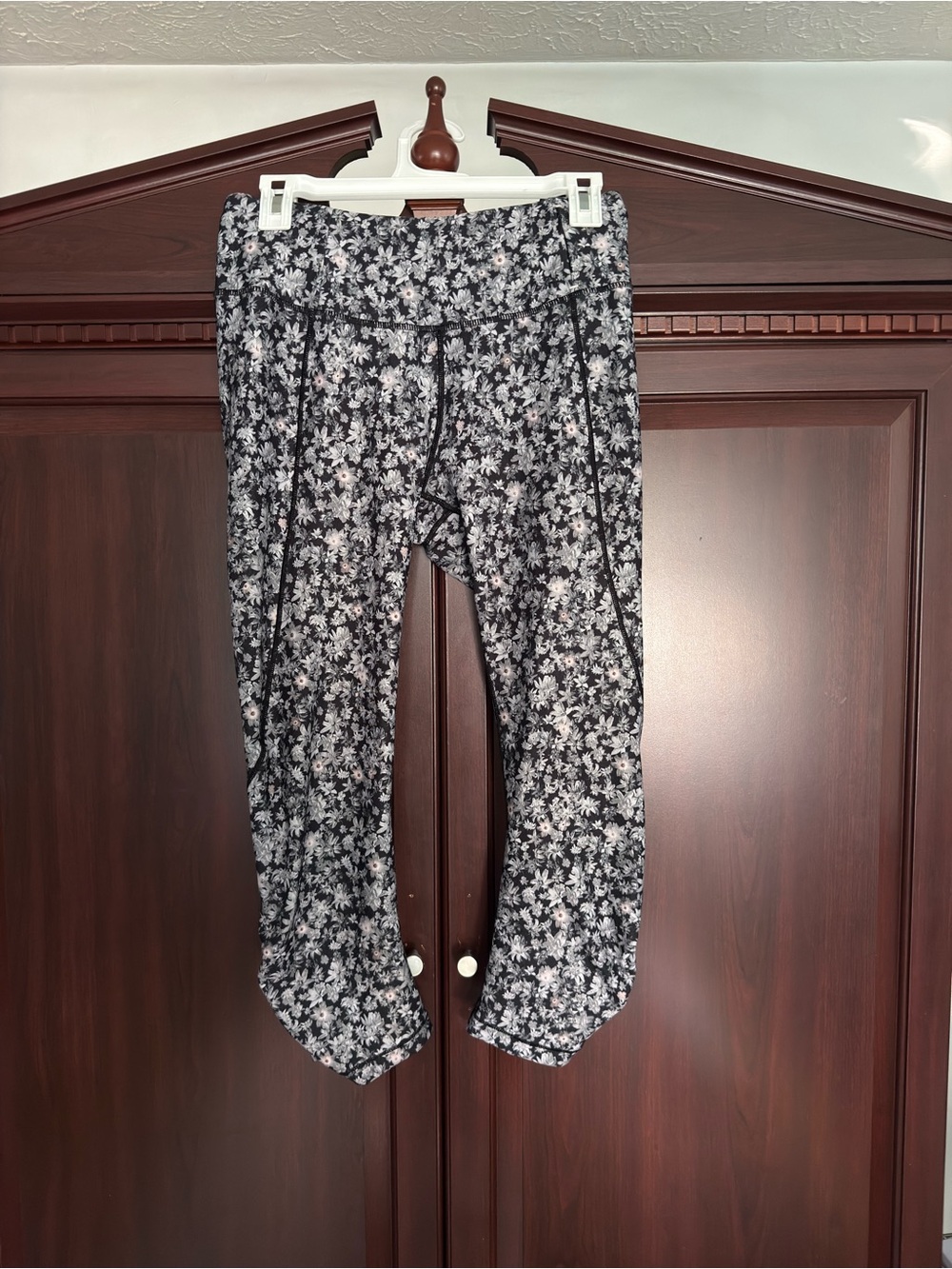 CALIA by Carrie Underwood Black and White Floral Leggings